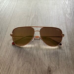quay australia high key gold oversized metal frame aviator sunglasses eyewear